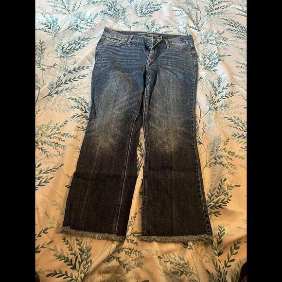 Old Navy Size 8 Flare Mid-Rise Jeans - Picture 1 of 4
